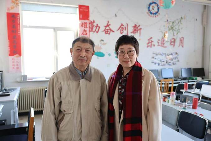 校领导新春前夕走访慰问老领导、老党员及教师代表